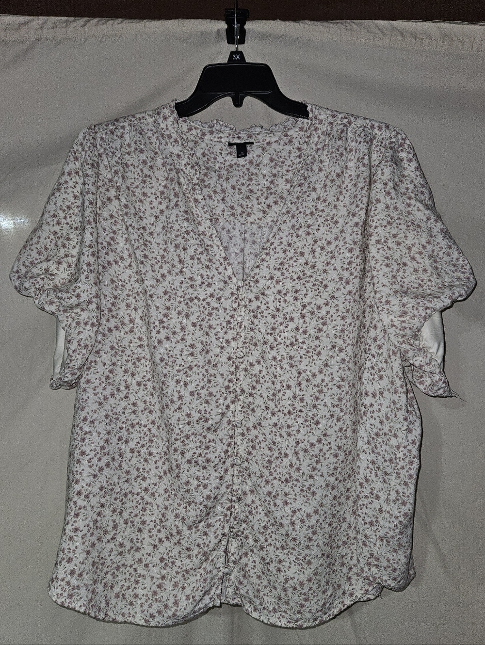 Torrid Light Cream Floral Button-Front Women’s Top